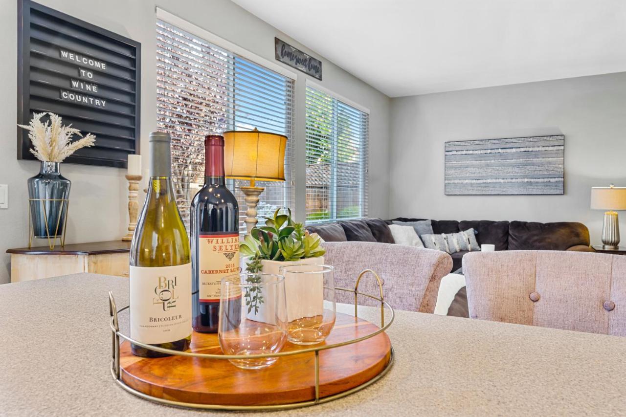 Brand New Listing - Windsor “Winetopia” Getaway Exterior photo
